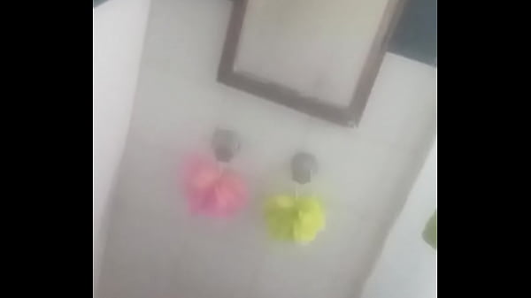 Play MP4 - En la regadera