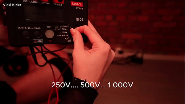 Ballbusting - James Bond, Casino Royale, Interrogation 