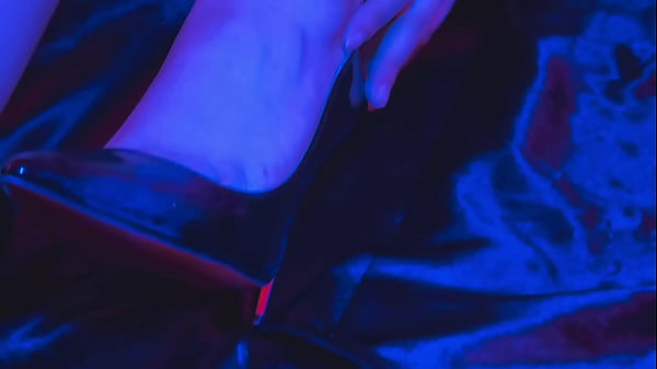 Nonton Paola Loves To Suck Her Toes thumbnail