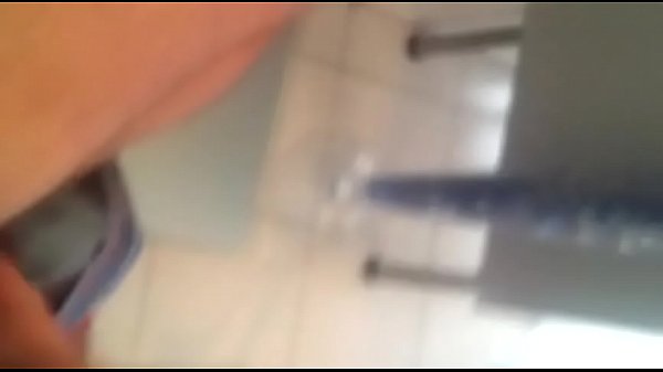 Play MP4 - Porco italiano si masturba dicendo porcate