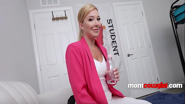 Nonton My Step-mom's Physical Therapy Is Just Foreplay - Laura Bentley, Joshua Lewis thumbnail