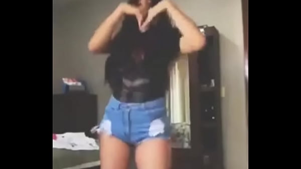 Play MP4 - Jovencita d&period; Bailando Hot&period;
