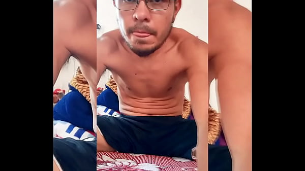 Play MP4 - Ven a acariciarme la verga&comma; mi esposa sali&oacute; y estoy solo en casa