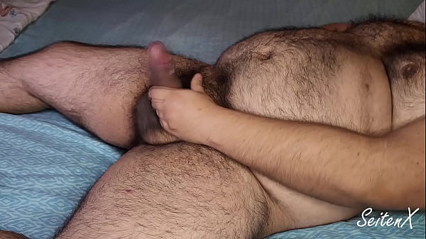 Play MP4 - Paja de gordo peludo con gran corrida
