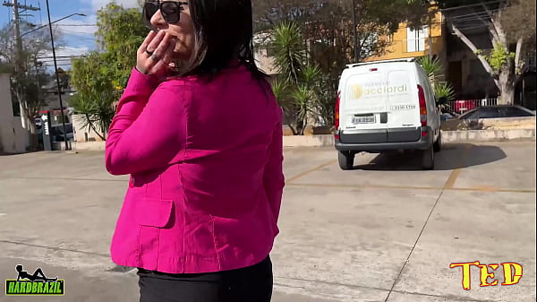 Ela Acabou De Comer E Foi Dar O C&uacute; thumbnail