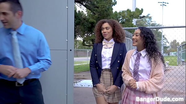 Play MP4 - Sarah Lace and Willow Ryder fucked by cop Donnie Rock