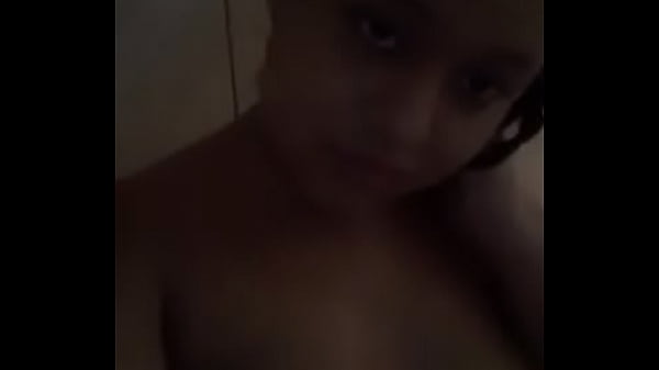 novinha se masturbando no banho 