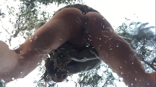 Play MP4 - AMAZING PISS AT MY CAR SUNROOF&period; Mia Bandini