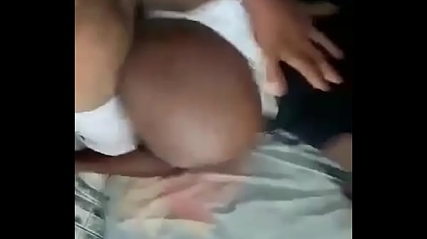 Nega gostosa gemendo na piroca