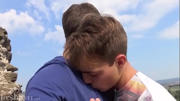 Play MP4 - Monster cock amateur bareback