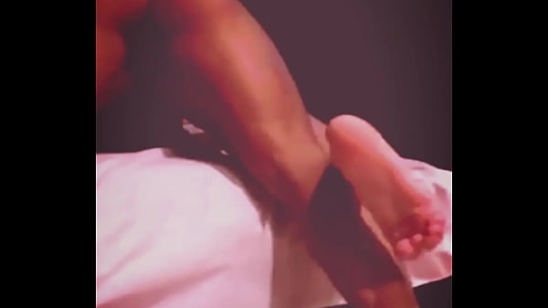 El repartidor de biblias de la feria result&oacute; ser muy buen polvo 