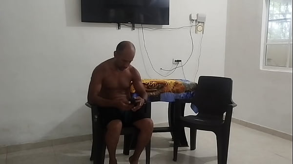 Nonton Hijastra Llega A Casa Cansada Del Gimnasio Y Su Asqueroso Padrastro Termina Ayud&aacute;ndola Con Una Gran Follada En Su Delicioso Y Jugoso Co&ntilde;o, Dejando Todo Su Semen Sobre Sus Preciosas Tetas. thumbnail