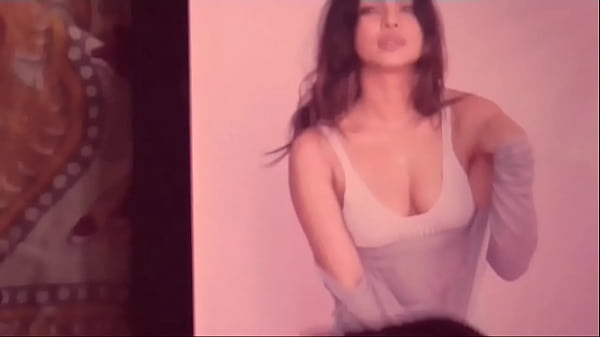 CumFor Bollywood Hottie