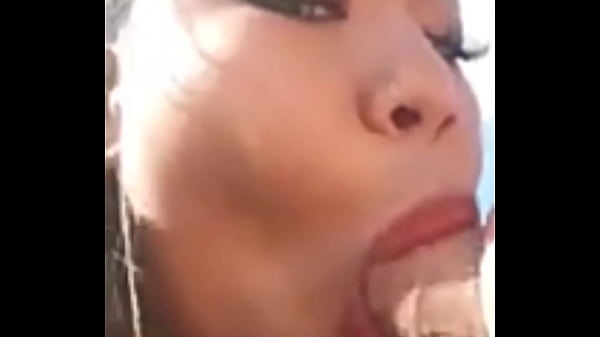 mamandosela a mi ex en el parque