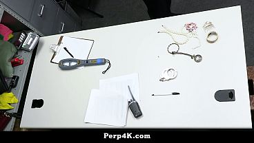 Nonton Crystal Chase Finds A Way To Make Calvin Turn A Blind Eye - Perp4k thumbnail