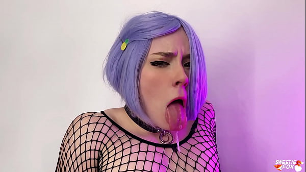 Play MP4 - Sexy Girl Fingering Pussy and Riding on Dildo after Anime Festival