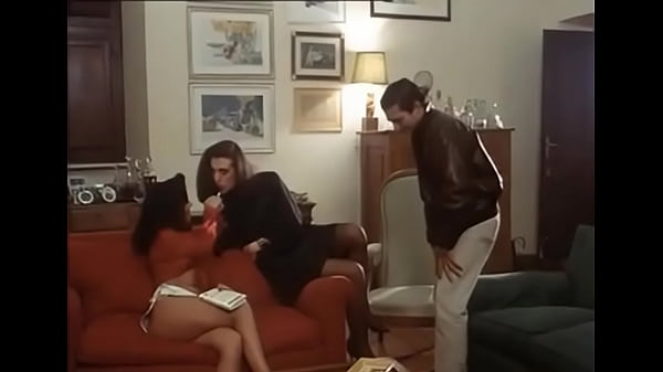 Play MP4 - A MILF a CD & A Bull