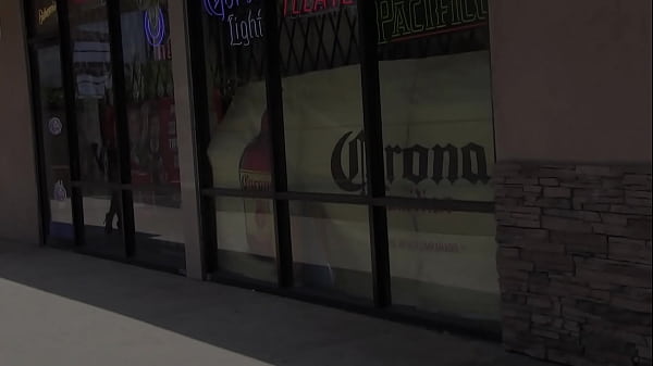 Nonton Harmony Rose Is Feeling A Quart Low So She Lubes Her Whole Body With Salad Oil And Easily... thumbnail