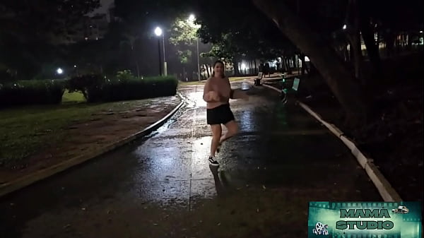 Nonton Mama Studio Em: Toda Molhadinha Fudendo Estranho Na Chuva! Eu S&oacute; Queria Uma Ajuda - Gr&aacute;tis thumbnail