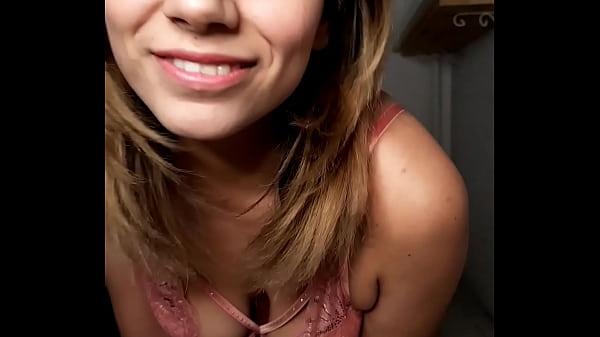 Play MP4 - Sweet cutie fucks herself with a dildo