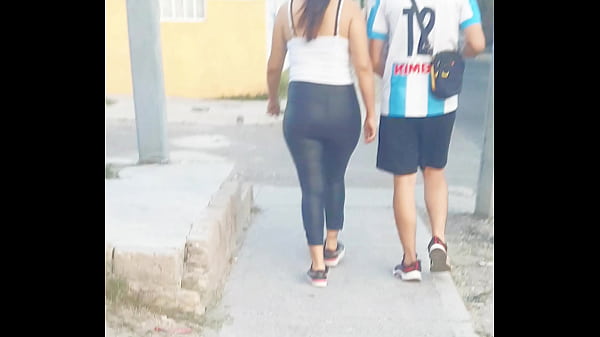 Paola con tanga y su novio no sabe que la deje con mi leche en la boca 
