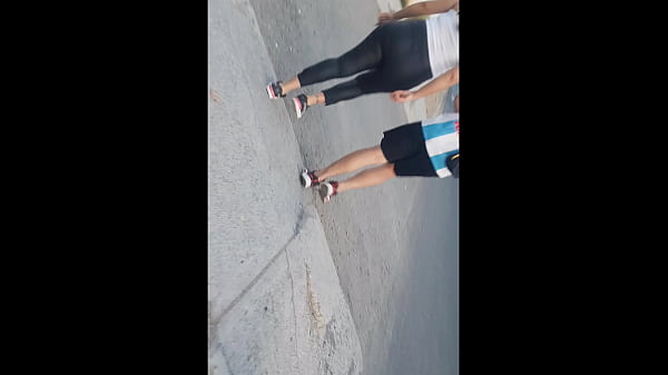 Paola con tanga y su novio no sabe que la deje con mi leche en la boca