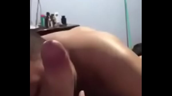 Play MP4 - Super dotado sendo chupado