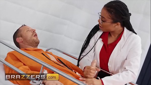 Play MP4 - Pretty Gorgeous Babe &lpar;Kira Noir&rpar; Loves Being A Doctor And Loves Fucking Her Patient - Brazzers