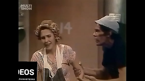 Chaves comendo a bunda da Chiquinha 