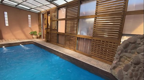 HOLIDAY CREAMPIE- I'm excited to get cought_fucking around the hotel_pool