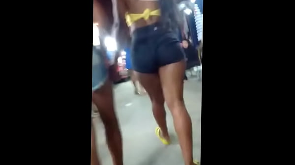 Morena rabuda shortinho HD 