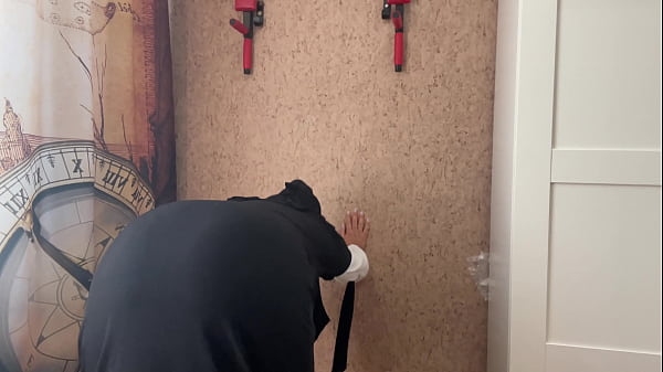 Play MP4 - Egyptian wife wet panties during yoga