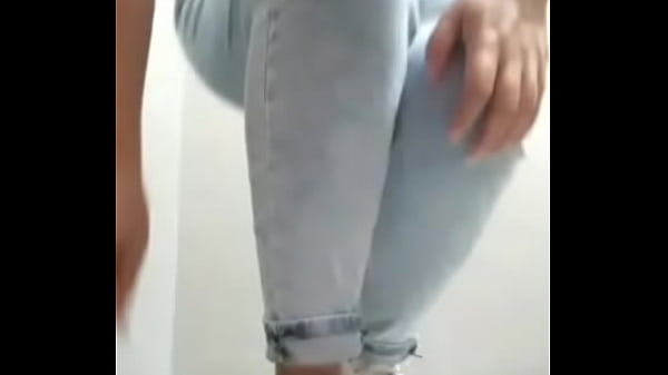 Nonton Bajame El Pantalon thumbnail