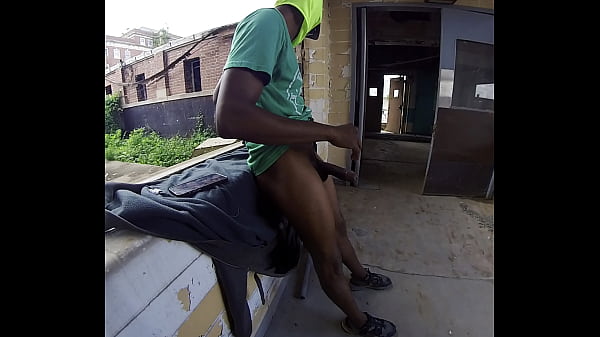 Play MP4 - Risky wank at work again