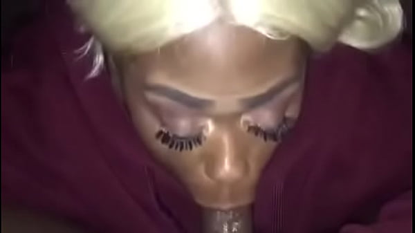 Play MP4 - &num;1 Fan Shakira back at it again with that A1 head