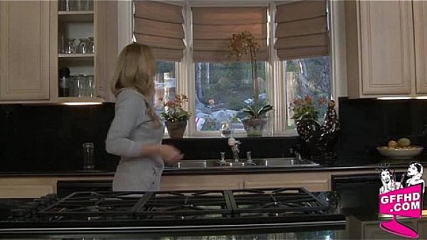 Nonton Girls Who Eat Pussy 0734 thumbnail