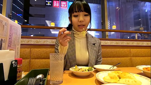 Play MP4 - ド迫力悩殺ボディに濃密ぶっかけ！！宿泊費をカラダで支払う19歳Hカップの爆乳JDを捕獲！！