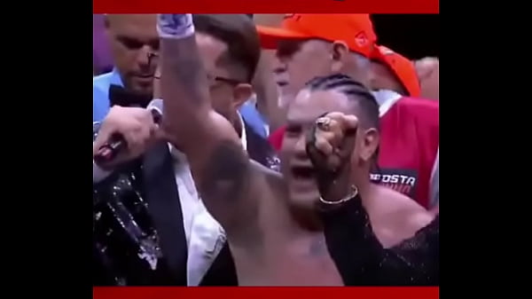 Bombado chocou o mundo ficando de costas pra coroa baiano em 36 segundos