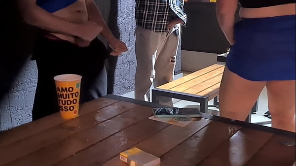 Sexo Em P&uacute;blico No Fast Food! Casal Faz Suruba No Drive Thru E Arrisca Tudo! thumbnail