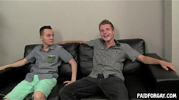 Straight amateur hunk sucking on a cock for some money 