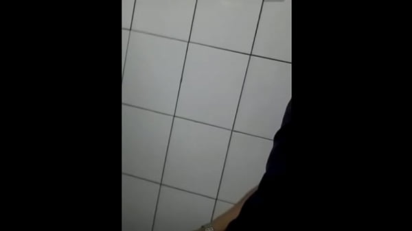 Sục cặc trong WC c&ocirc_ng cộng