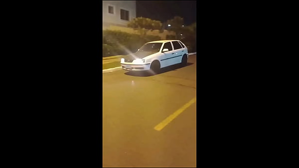 Peguei o gol do corno 16v batendo tucho e fui comero cu dafilha dele