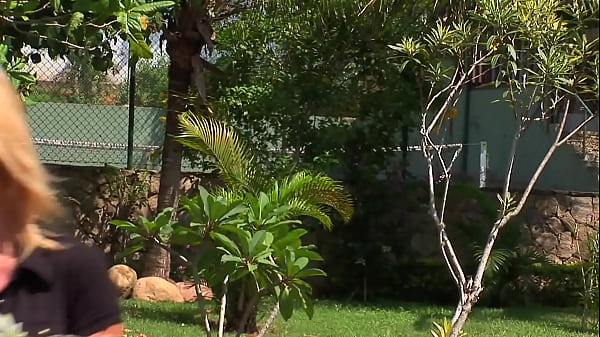 Nonton Chloe Delaure And The Lunch thumbnail