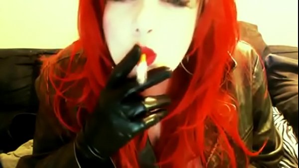 Play MP4 - goth redhead smoking