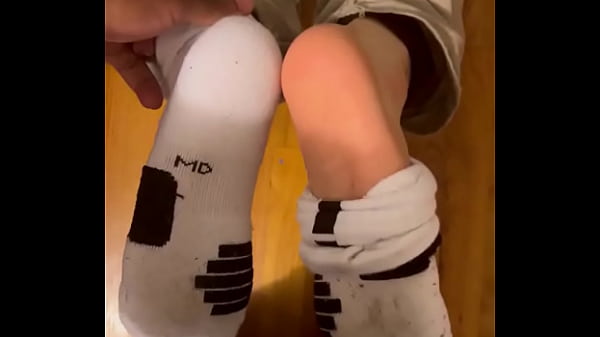 Nonton Gift Unwrapping Part 2 With Kinkydannyxxx thumbnail