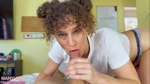 Play MP4 - SEXY JEWISH MILF NEIGHBOR CHEATS WITH ASS TO MOUTH AND BEGS FOR IT