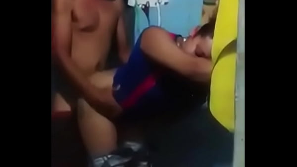 Play MP4 - Fudendo no bar