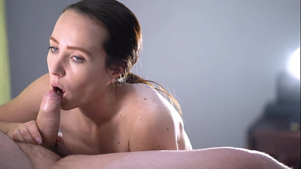 Play MP4 - Amateur Brunette Girlfriend Swallows His Cum