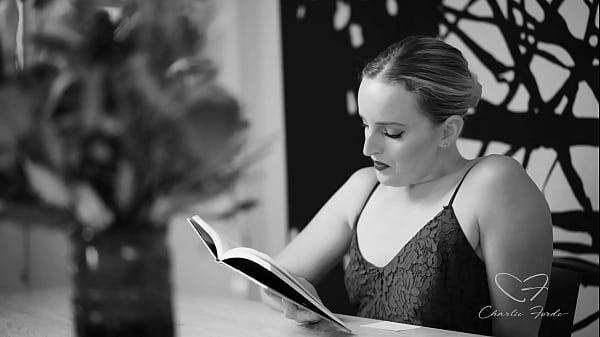 Charlie Forde Got_Her Cunt Eaten_By Amber_Moore As She Reads