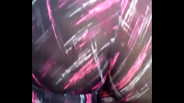 Play MP4 - Leggins transparentes en el metro